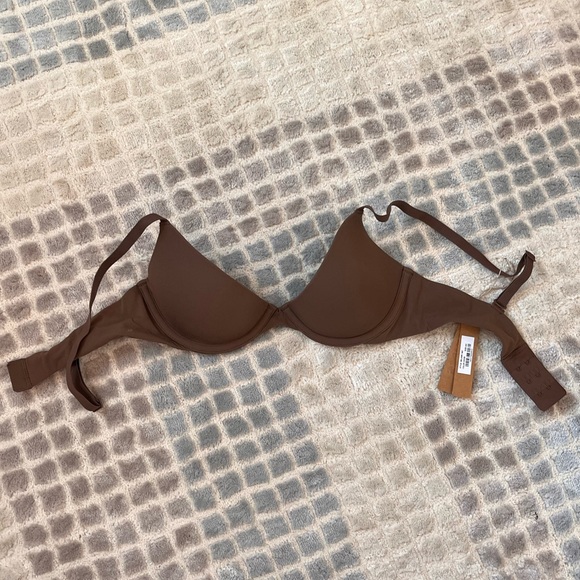 SKIMS Other - Brand New NWT Skims Plunge Bra - Oxide 32C